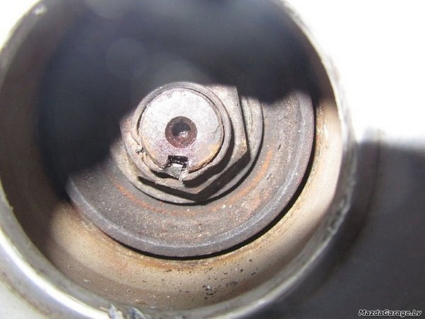 Замена пыльника на внешней гранате Mazda 626