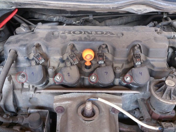 Чистка свечей зажигания Honda Civic