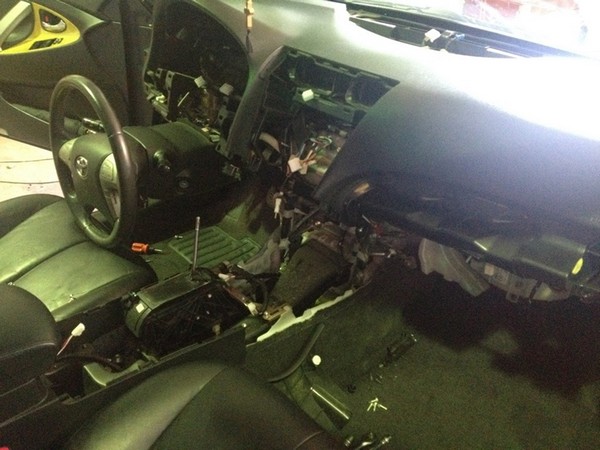 Шумоизоляция приборной панели для Toyota Camry ACV40