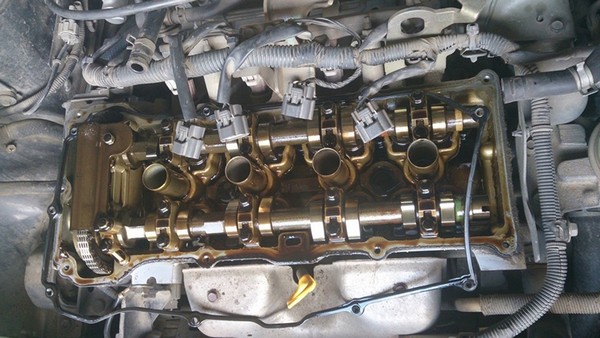 Замена прокладки клапанной крышки Nissan Sunny b15