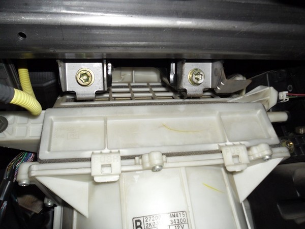 Устранение “сверчков” в торпедо Nissan Sunny b15