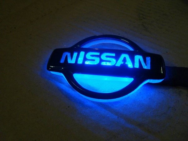 Подсветка логотипа Nissan Sunny