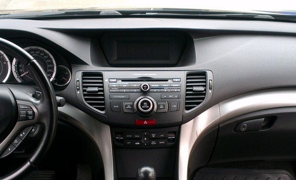 Комплектующие для замены передней и задней акустики в Honda Accord 7