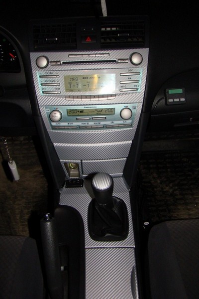 Оклейка винилом центральной консоли Toyota Camry ACV40