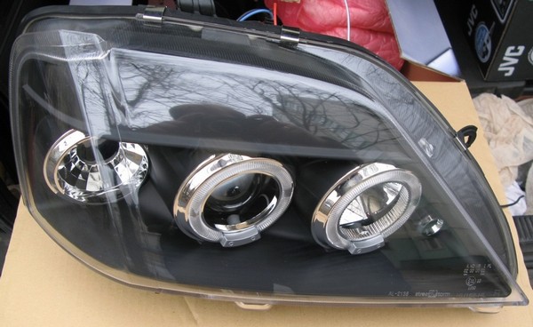 фары оптика и освещение Renault Sandero