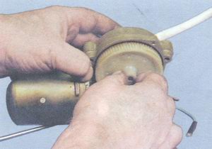 статья про снятие, ремонт и установка стеклоочистителя ветрового стекла на автомобиле ваз 2108, ваз 2109, ваз 21099