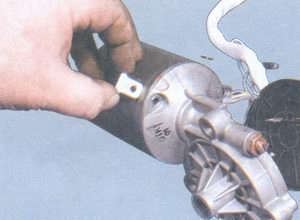 статья про снятие, ремонт и установка стеклоочистителя ветрового стекла на автомобиле ваз 2108, ваз 2109, ваз 21099