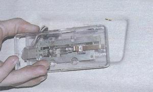 статья про замена плафона освещения салона на автомобиле ваз 2108, ваз 2109, ваз 21099