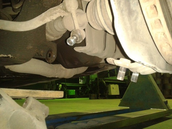 Замена сайлентблоков в передних рычагах подвески Toyota Caldina