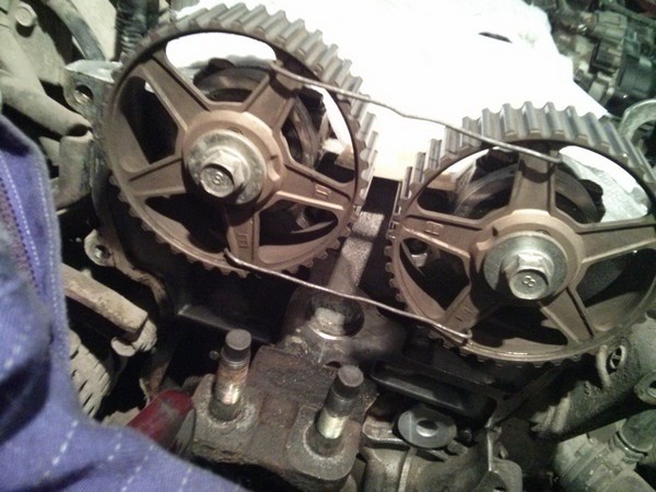 Двигатель Mazda FE