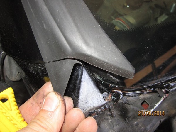 Установка лобового стекла Toyota Caldina