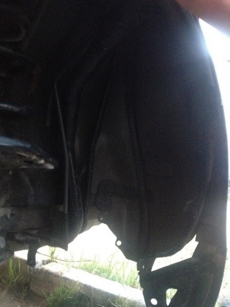 Шумоизоляция задних колесных арок на Toyota Camry ACV40