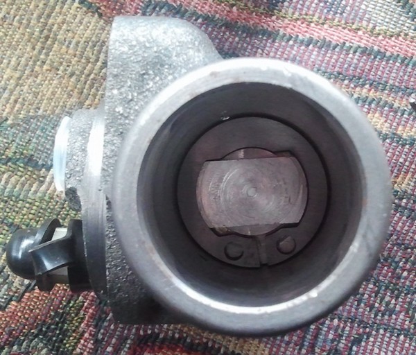 Ремонт задних тормозов: замена пыльников, чашек и пружин в ГАЗ Газель