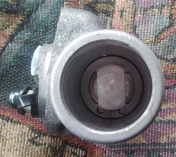 Ремонт задних тормозов: замена пыльников, чашек и пружин в ГАЗ Газель