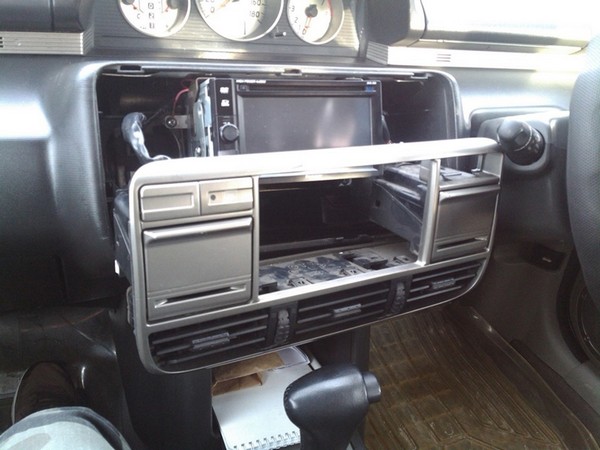 Ремонт подсветки блока 2WD-AUTO-LOCK и обогрева заднего стекла в Nissan X-Trail