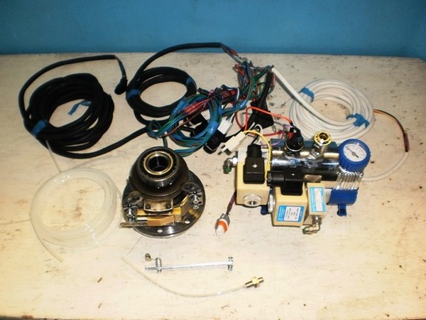 Установка пневмосистемы включения ППБД в моторный отсек Шевроле Нивы (ВАЗ 2123)