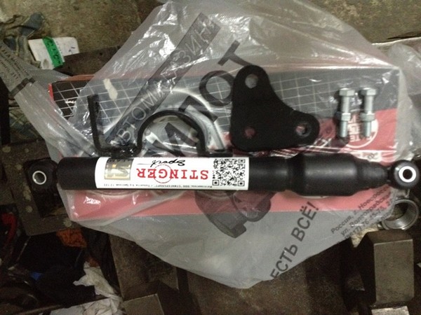 Установка рулевого демпфера Stinger Калина-Спорт 3,1 оборота в Ладу Приора