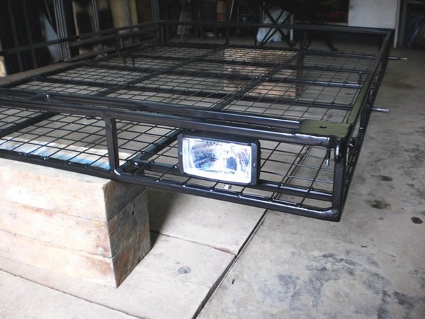 Установка люстры на багажник Шевроле Нивы (ВАЗ 2123)