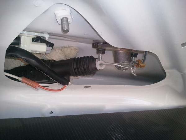 Дистанционное полное открывание багажника Toyota Corolla 120