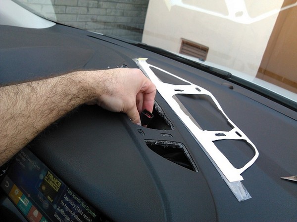 Установка центрального динамика и задних твиттеров Ford Focus 3