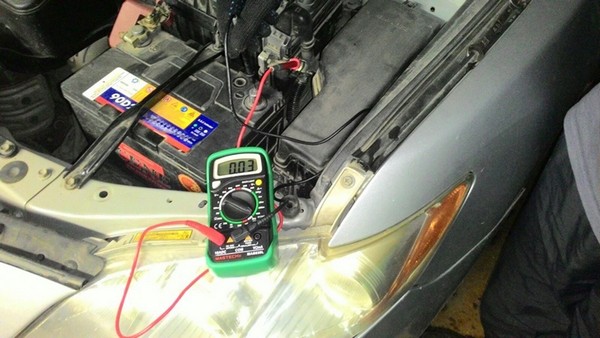 Поиск утечки тока Toyota Camry ACV40