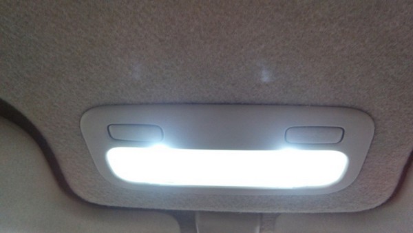 Замена ламп подсветки салона Toyota Corolla Fielder