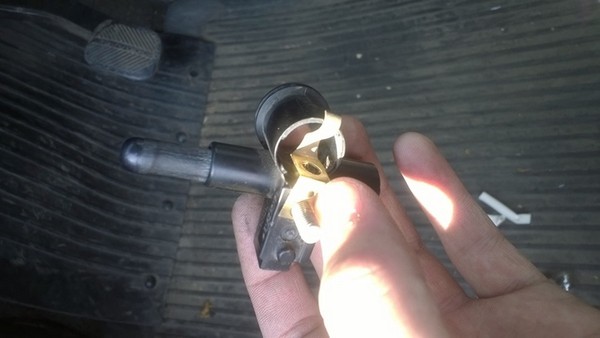 Подключаем концевики капота и багажника в ВАЗ 2106