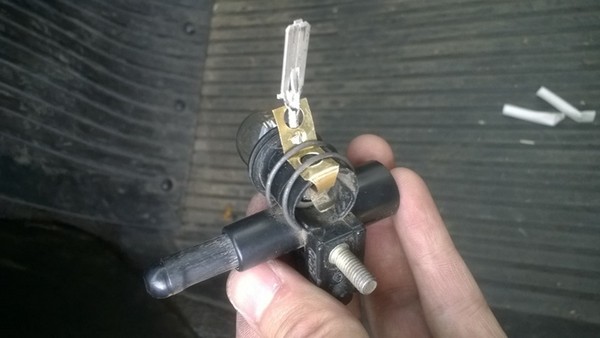 Подключаем концевики капота и багажника в ВАЗ 2106