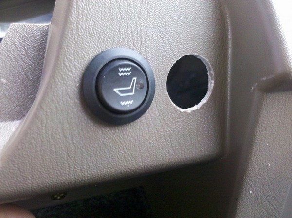 Подогрев сидений Nissan Sunny b15