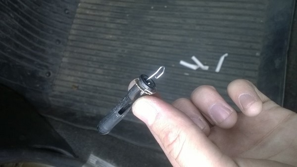 Подключаем концевики капота и багажника в ВАЗ 2106