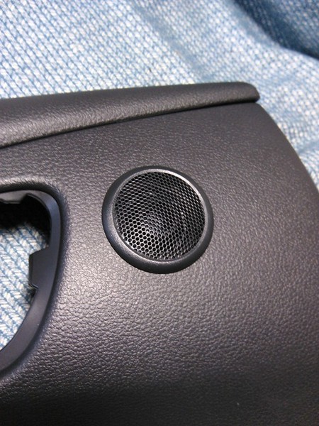 Установка центрального динамика и задних твиттеров Ford Focus 3