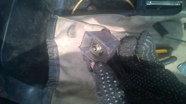 Подключаем концевики капота и багажника в ВАЗ 2106