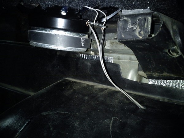 Подключение сабвуфера ALPINE, усилителя и конденсатора (накопителя)