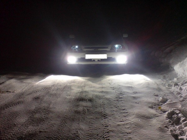 Установка ксенона в ПТФ Toyota Caldina