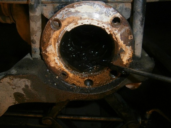 Ремонт правого поворотного кулака военного моста УАЗ 3303