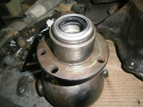 Ремонт правого поворотного кулака военного моста УАЗ 3303