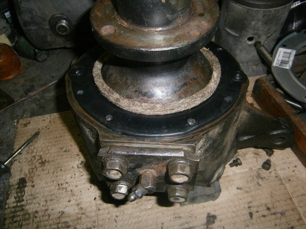 Ремонт правого поворотного кулака военного моста УАЗ 3303