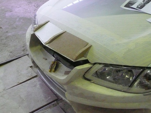 Переход бампера в капот Nissan Sunny N16 