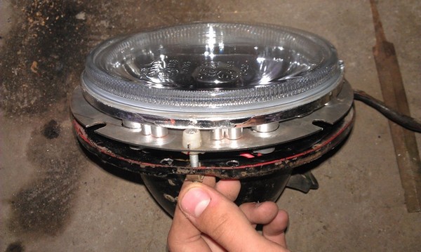 Установка фар VW Golf 2 в штатные горшки ВАЗ 2101